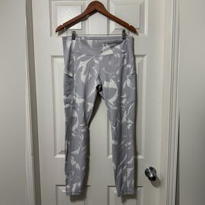 Lululemon speed up tight size 10 euc